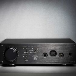 DHA V380 Balanced Headphone Amplifier + DAC + Preamplifier | Violectric