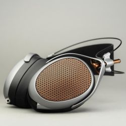 POET Isodynamic Hybrid Array Planar Magnetic Headphones | Meze Audio
